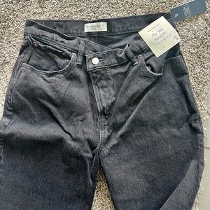 The 90’s Straight Ultra High Rise. Brand new with tags.